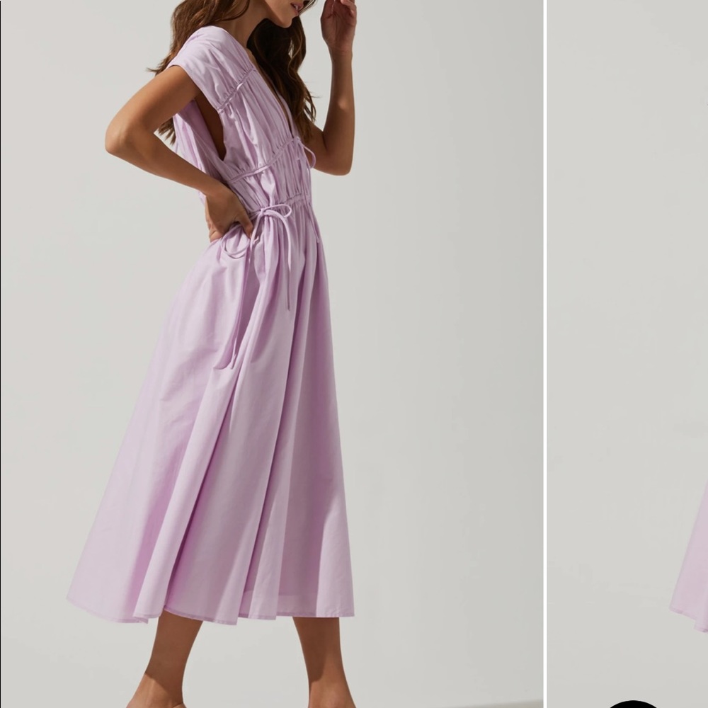 NWT ASTR LORRIE SLEEVELESS RUCHED MIDI DRESS - Picture 2 of 8